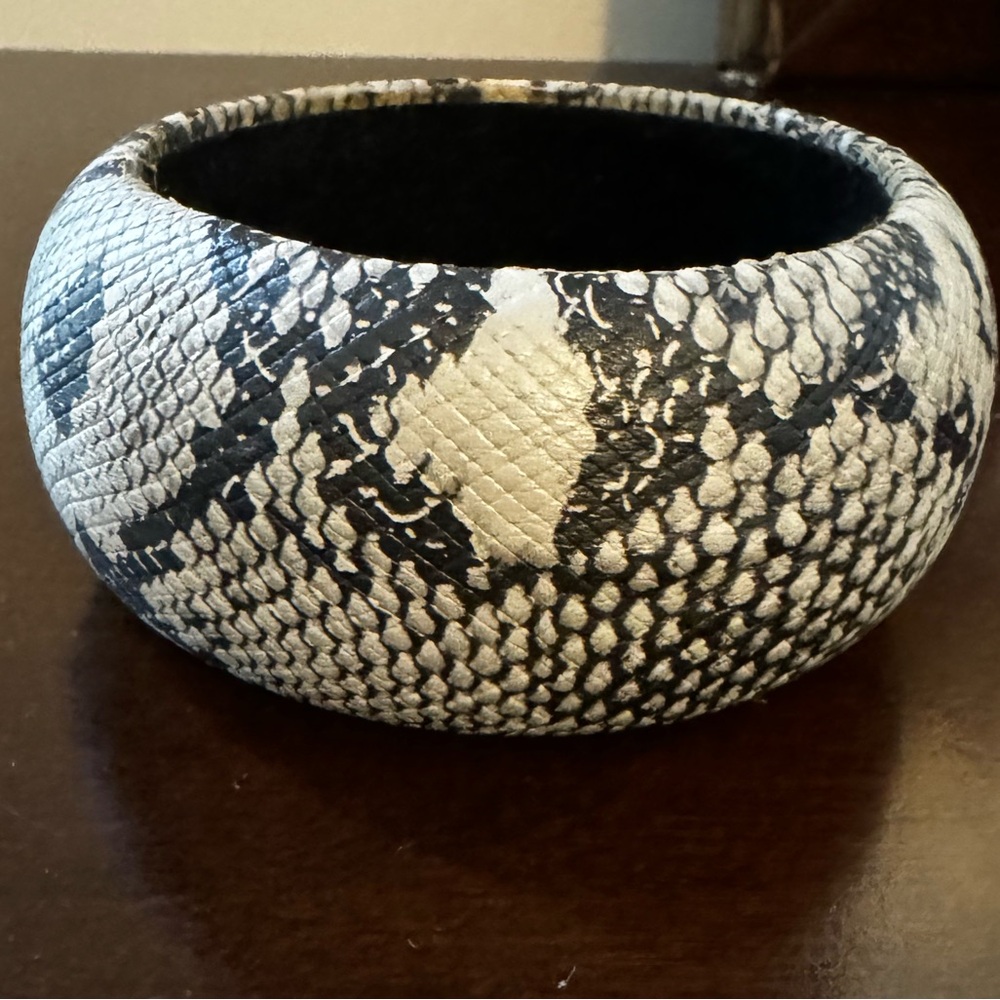 Vintage Sassy Jones Bangle-Snakeskin